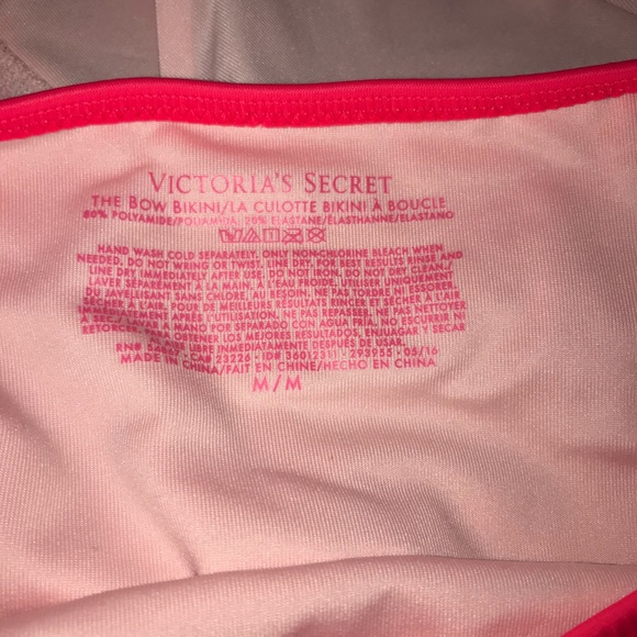 Victoria's Secret - Picture 4 of 6